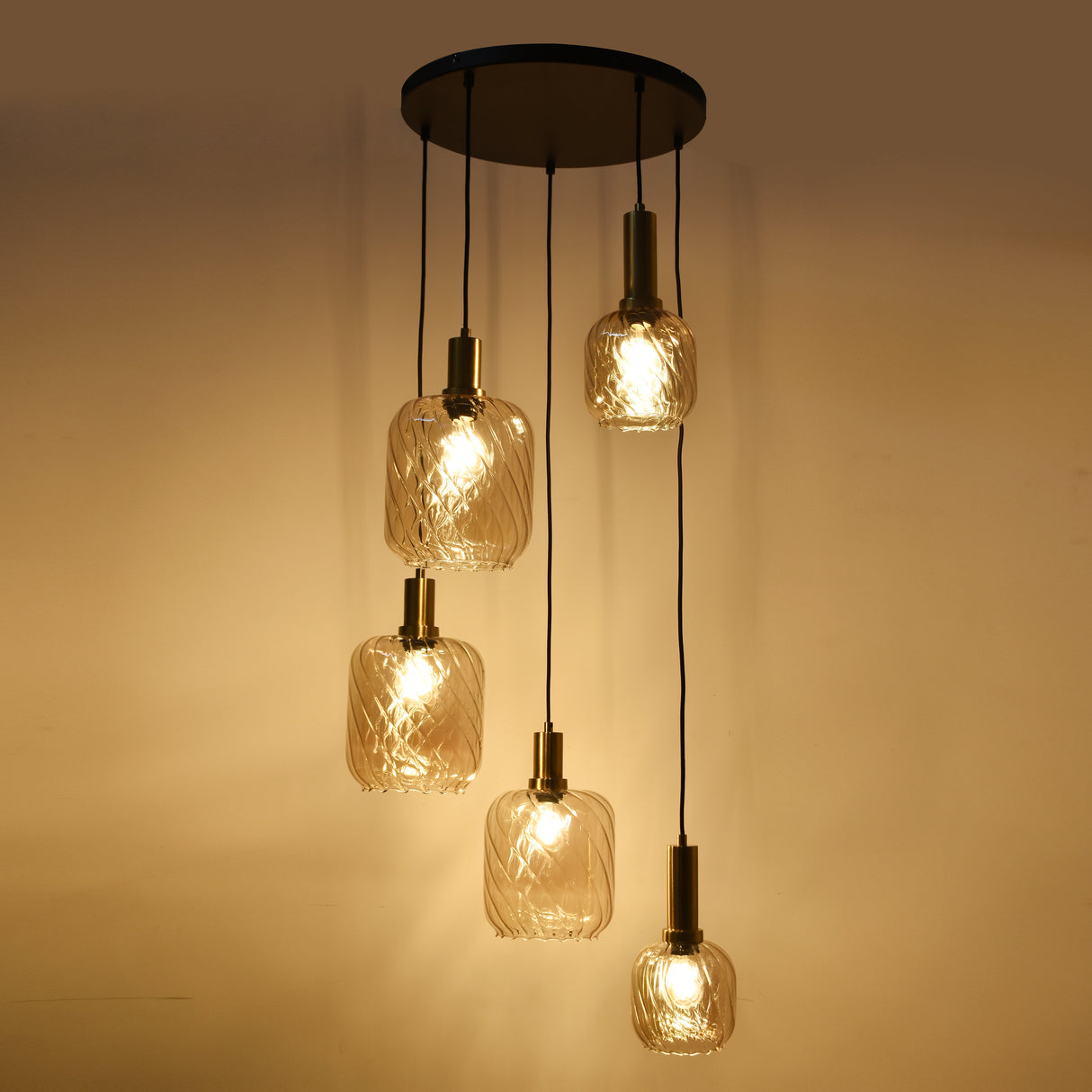 Hanglamp Zwart met Messing en Amber Glas – 5-Lichts - Noah