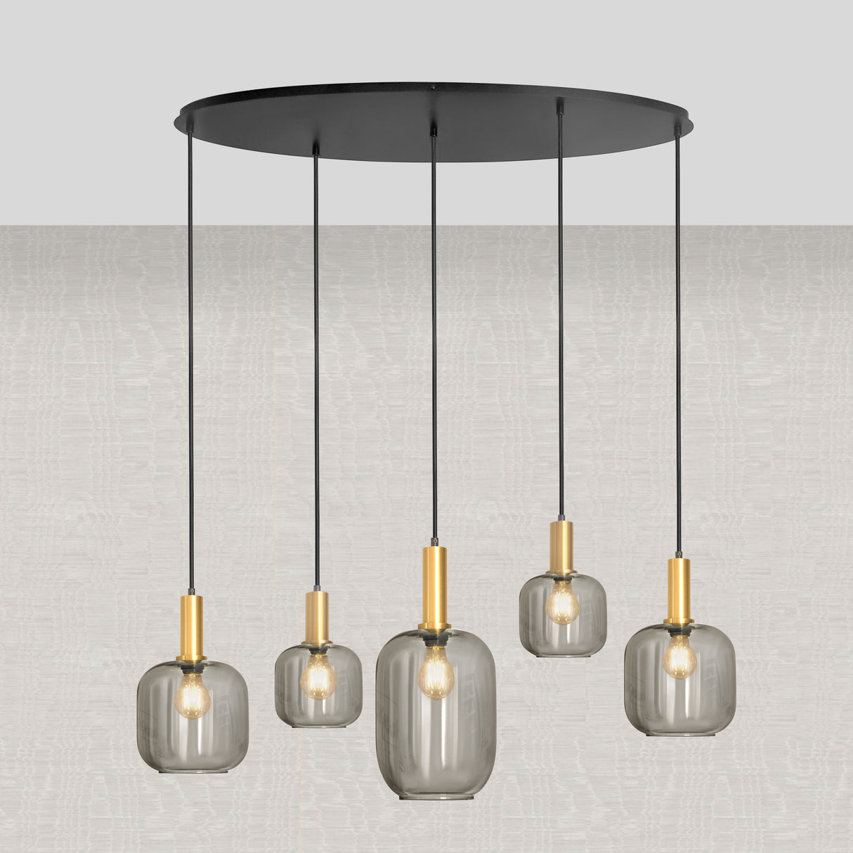 Hanglamp ovaal – zwart met gouden accenten en smoke glas, 5-lamps
